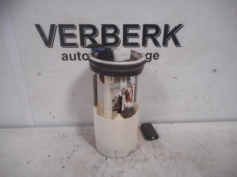 POMPE CARBURANT ELECTRIQUE Volkswagen Fox (5Z) (5z0919051g), Robert Bosch AG, Volkswagen, Utilisé, Robert-Bosch-Allee 1
74232  Abstatt, DE