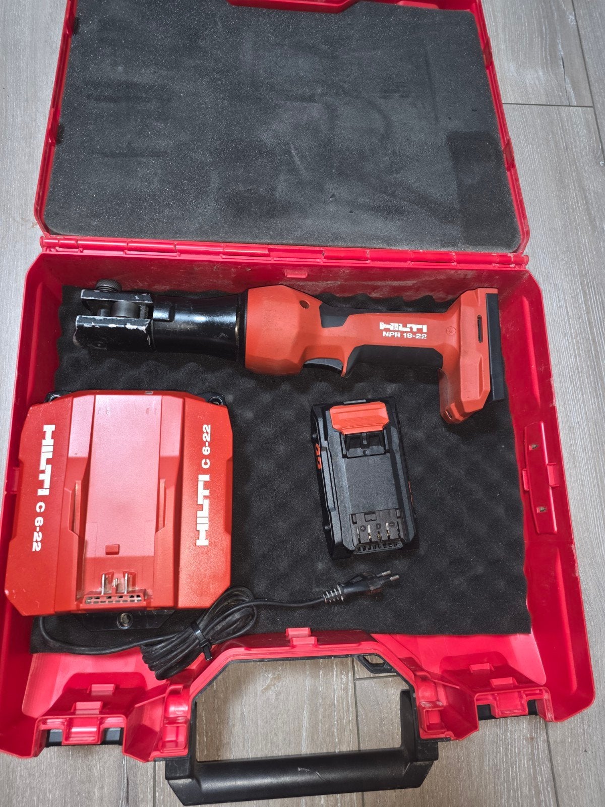 Perstang, Bricolage & Construction, Enlèvement