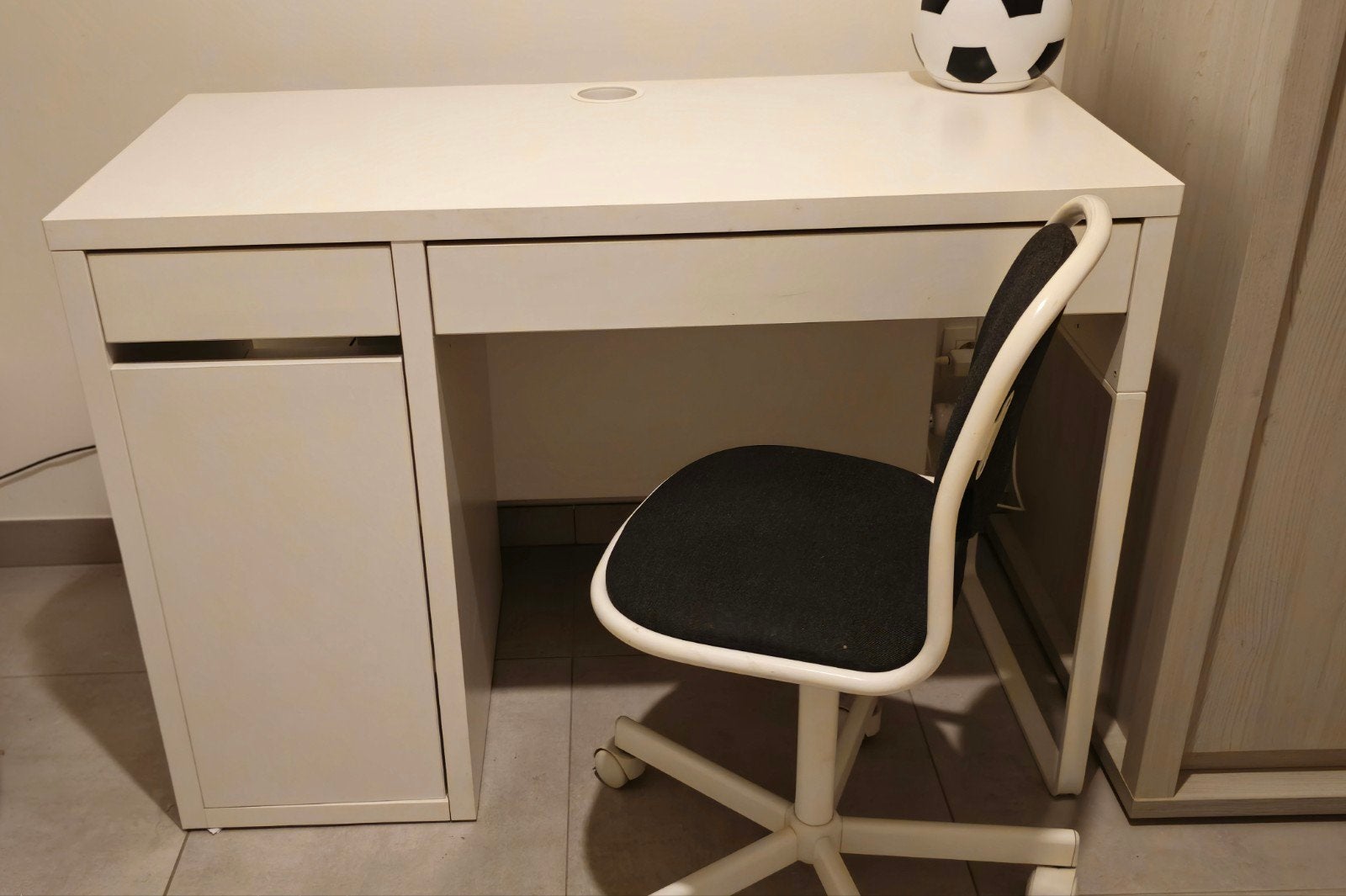 bureau met bureaustoel, Ophalen