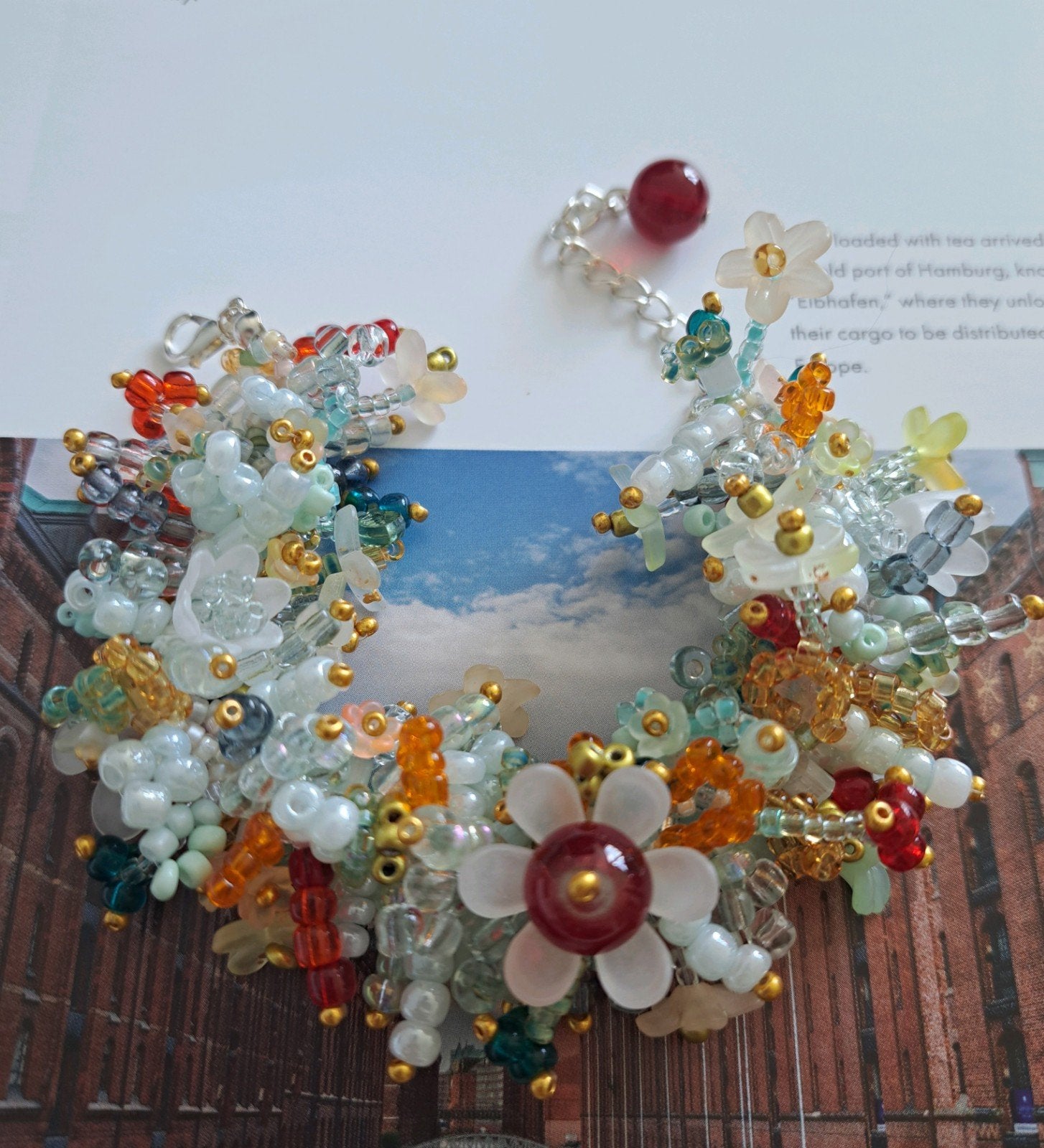 Bracelet fleur avec perles de verre - ajustable 16 + 7 cm, Neuf, Autres couleurs, Avec bracelets à breloques ou perles, Autres matériaux