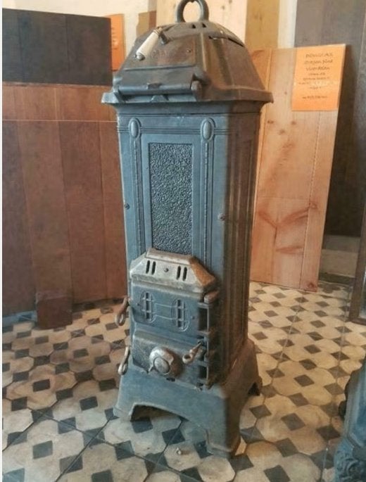 POÊLE À BOIS ANCIEN EN FONTE, POÊLE À BOIS, MARQUE ORANIER, Enlèvement