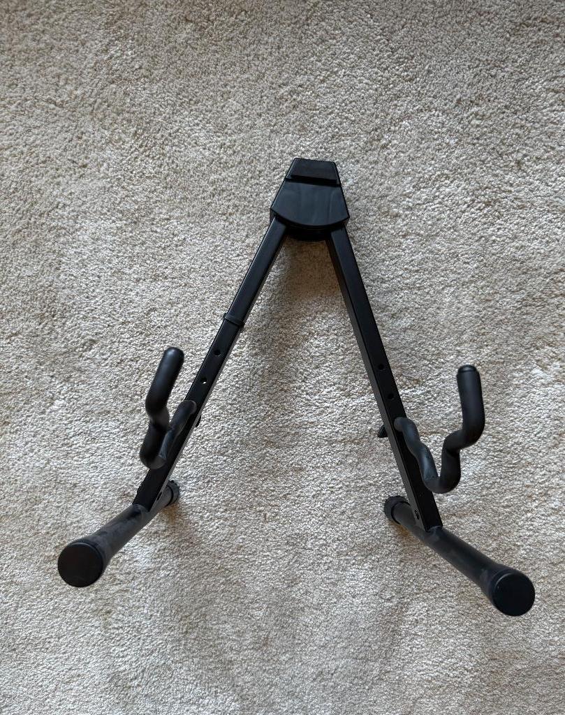 Stand pour guitare RTX, Enlèvement, Comme neuf, Pied pour instrument, Guitare