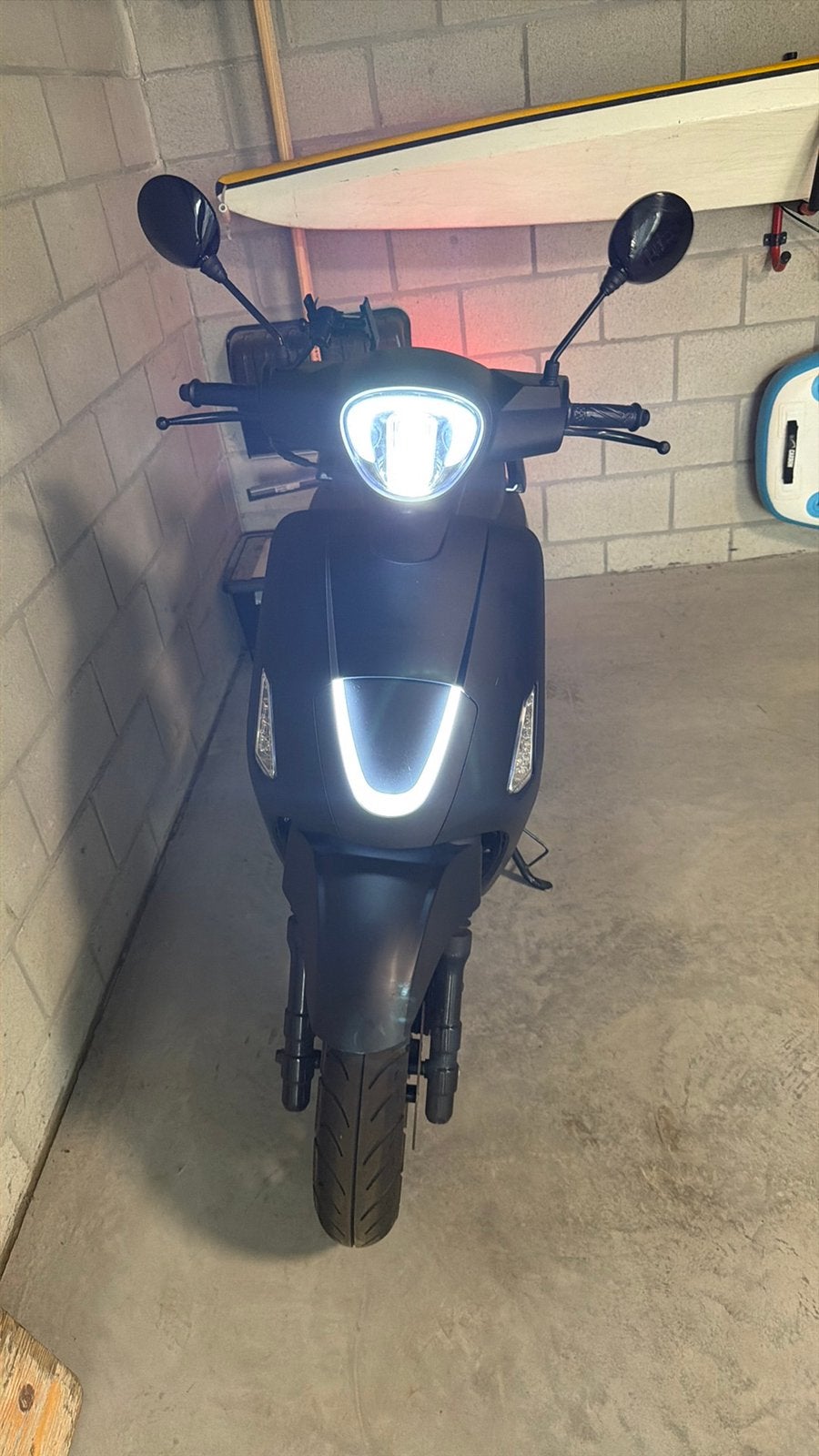 La souris 125 cc 2700km 2025, Fietsen en Brommers, Snorfietsen en Snorscooters, Ophalen, Zo goed als nieuw