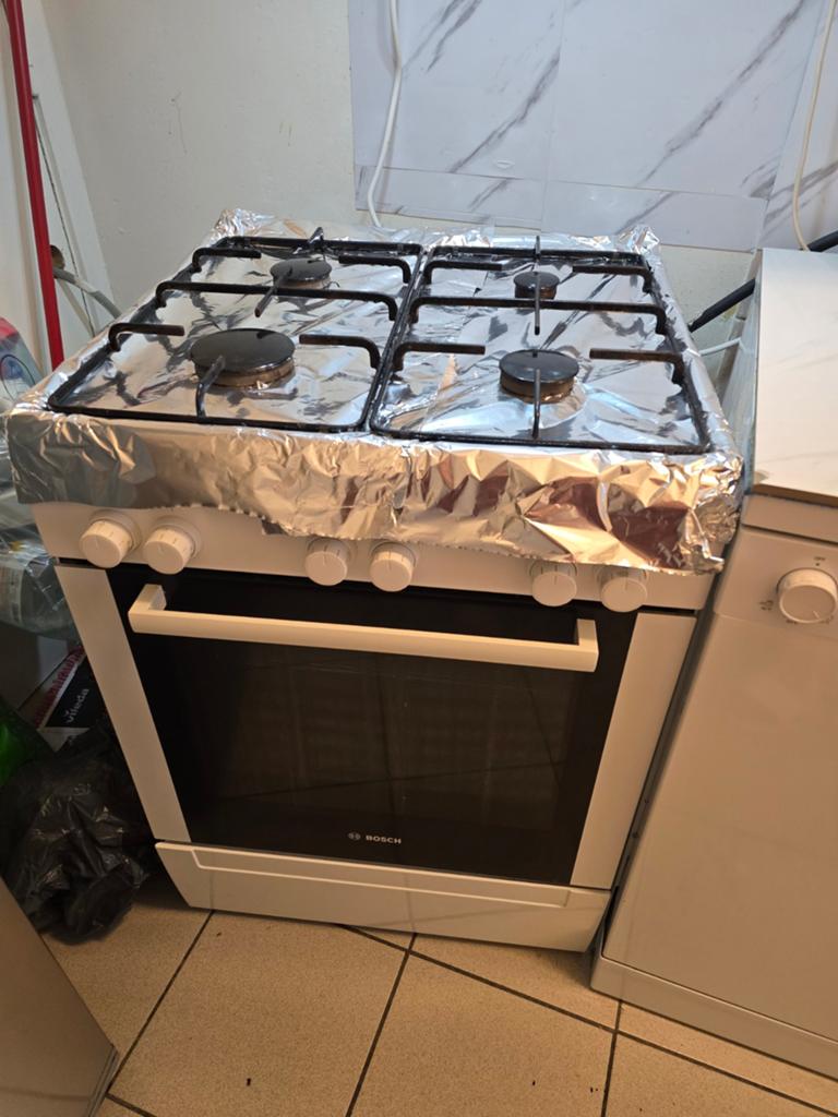 Bosch gasfornuis met oven, Elektronische apparatuur, Ophalen