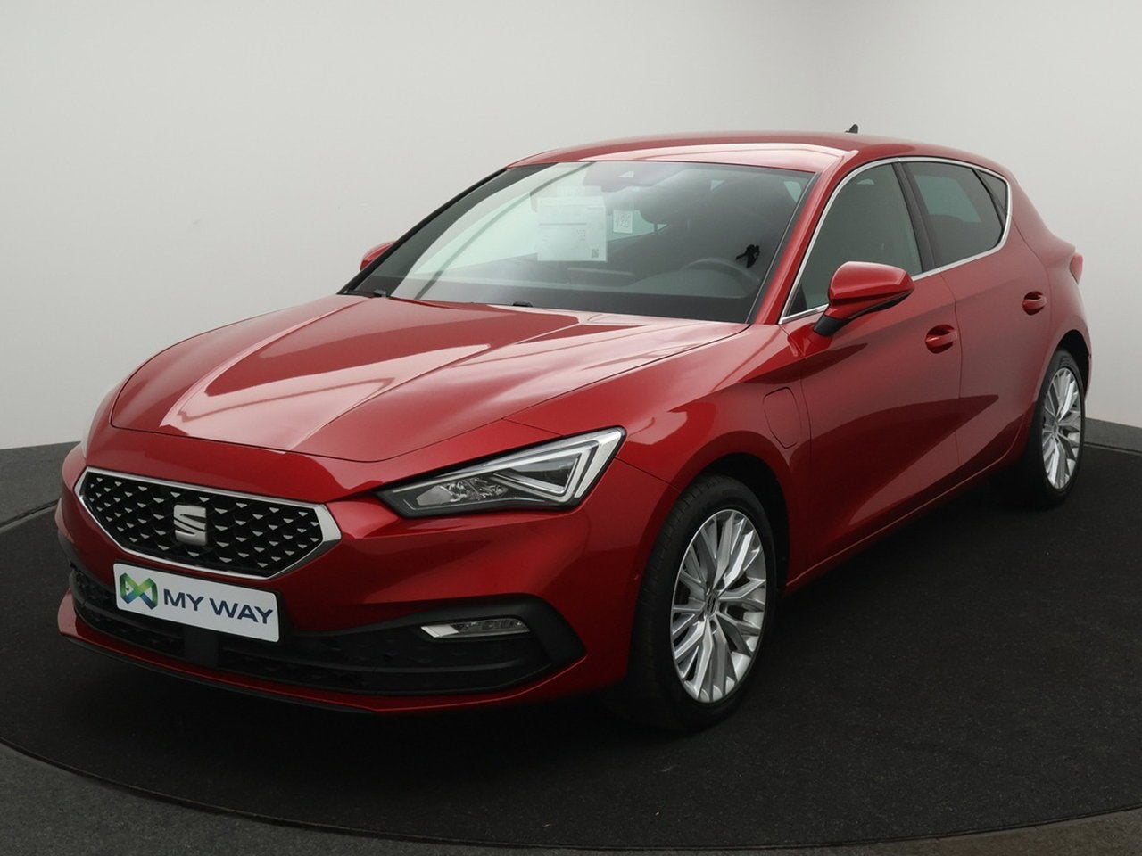 Seat Leon e-Hybrid (PHEV) Leon e-Hybrid 1.4 Xcellence D204PK, Auto's, Automaat, Berline, Hybride Elektrisch/Benzine, https://public.car-pass.be/vhr/abfc94ef-bae7-4d53-9187-68b426649fee