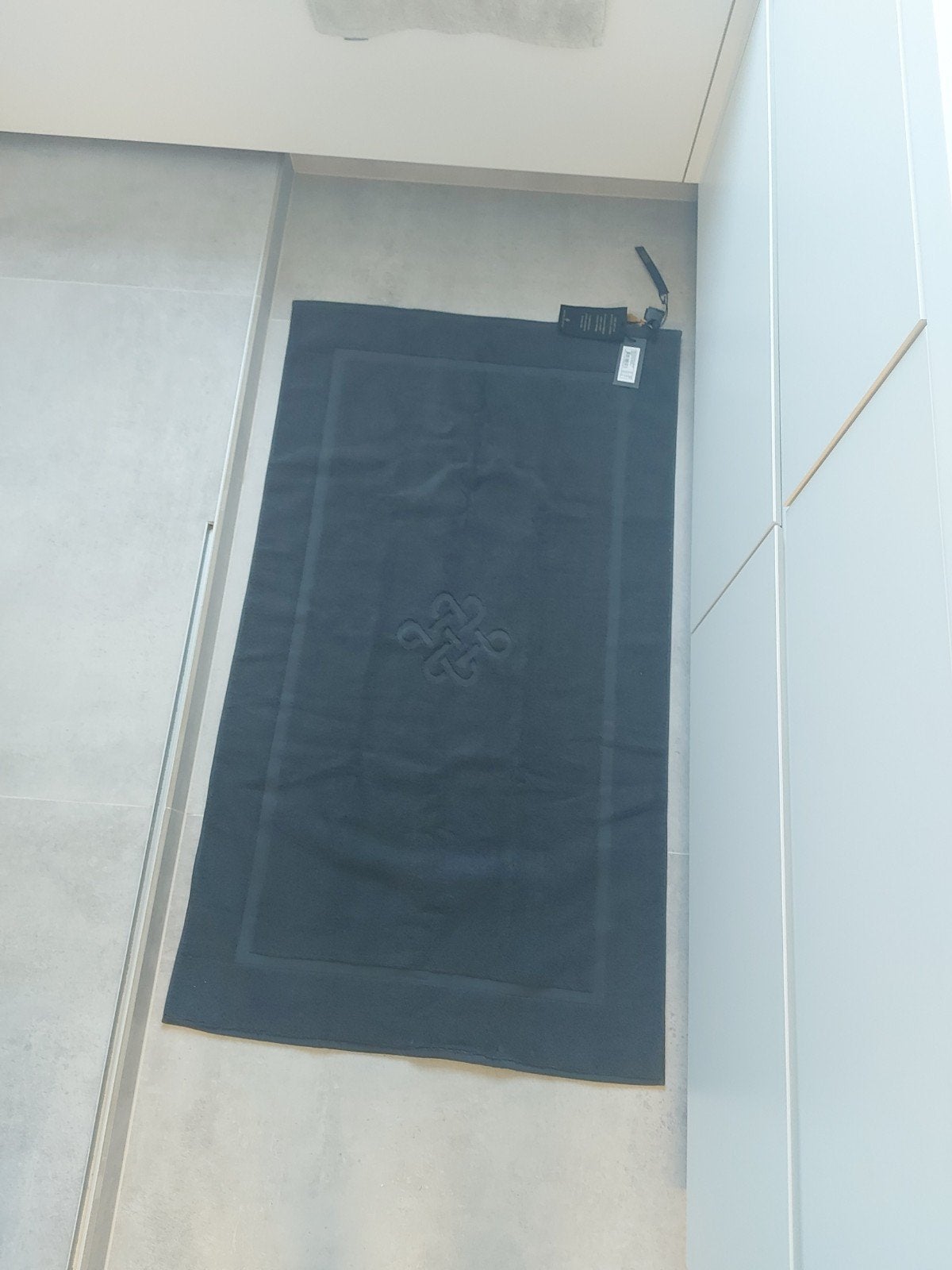 tapis de bain Rituals 120 cm x 70 cm (neuf)
gris foncé
pr, Enlèvement ou Envoi, Gris, Tapis de bain