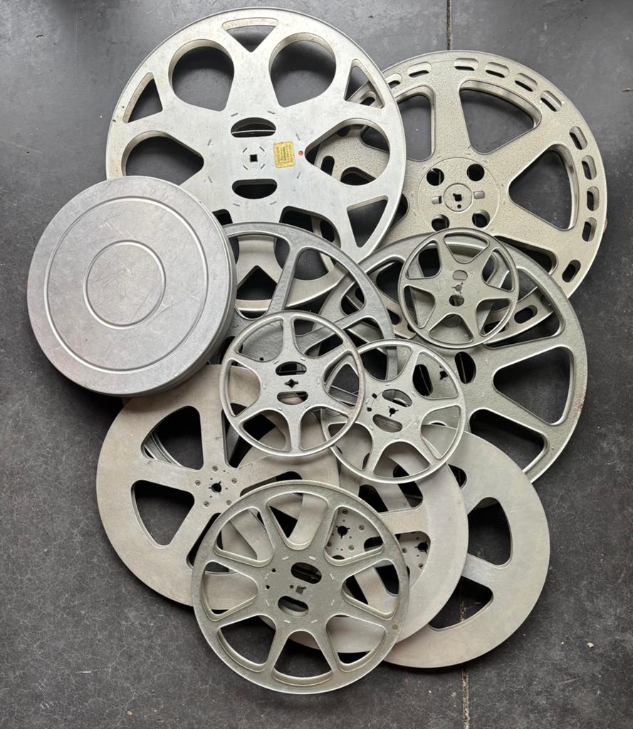 Vintage filmrollen 16mm + vintage opbergdoos, Enlèvement ou Envoi, Film 16 mm