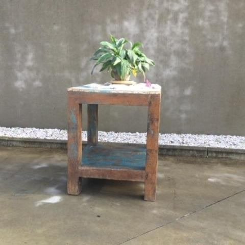 Stoer authentieke bijzettafel/werkbankje, Enlèvement, Comme neuf, Carré, Bois