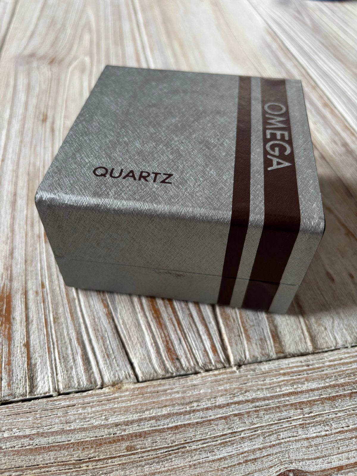 Omega box., Handtassen en Accessoires, Overige Accessoires, Ophalen of Verzenden, Gebruikt