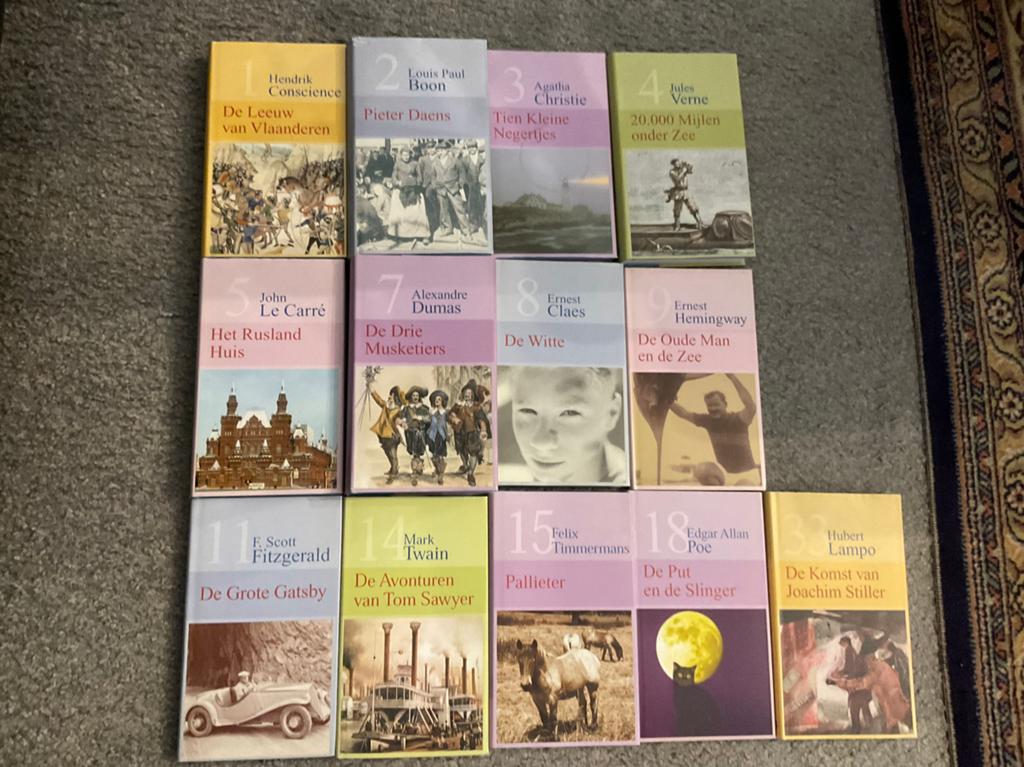 Bibliotheek Het laatste Nieuws 13 boeken, Boeken, Literatuur, Zo goed als nieuw, Ophalen of Verzenden