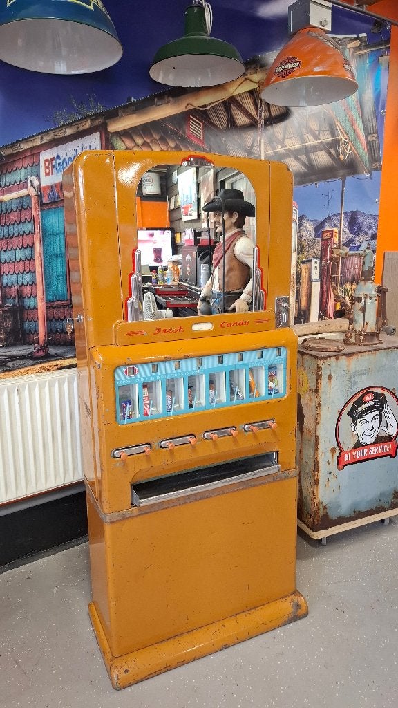 Machine à bonbons fonctionnant depuis les années 1950, Enlèvement, Utilisé