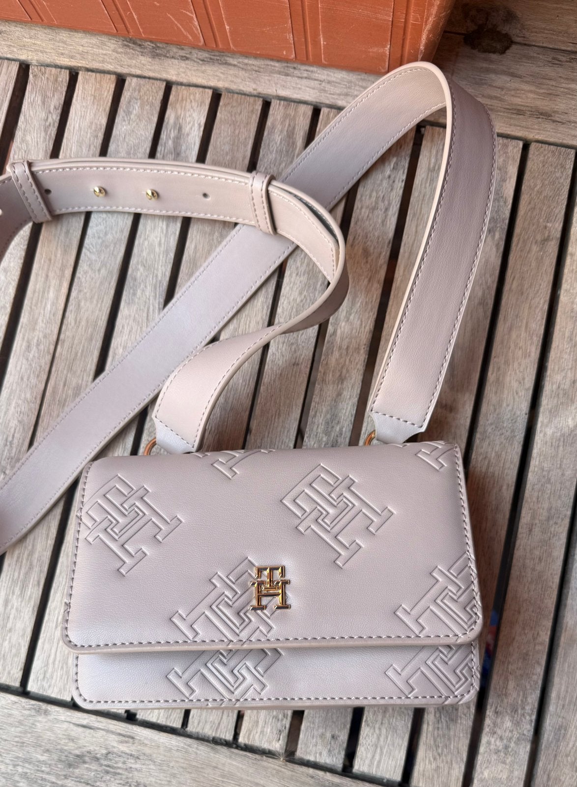 Crossbody Tommy Hilfiger, Ophalen of Verzenden, Nieuw, Beige