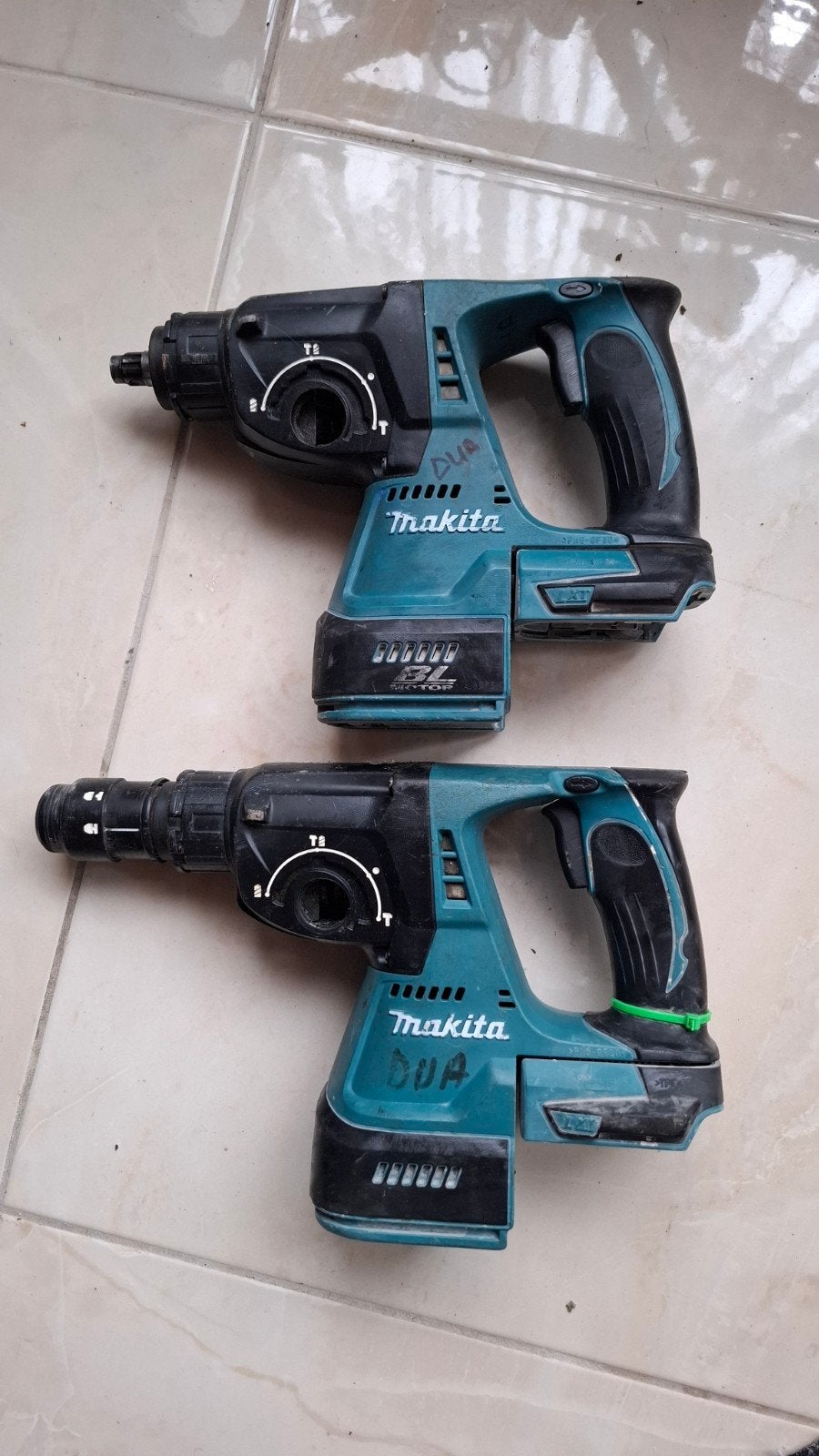 Deux marteau perforateur Makita DHR243 pour pièces, Bricolage & Construction, Outillage | Foreuses, Enlèvement ou Envoi