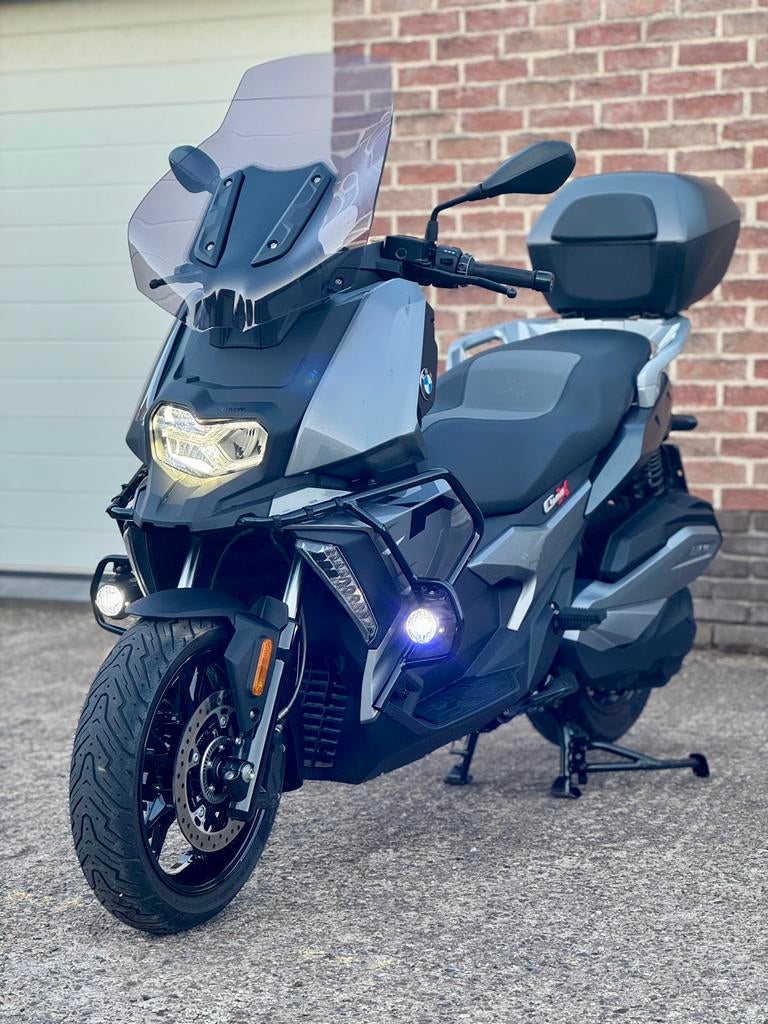 BMW C400X – 2022 – 1.914 km – Full Option – Akrapovic, Motoren, Scooter, Gebruikt, Particulier, Minimaal motorrijbewijs A2