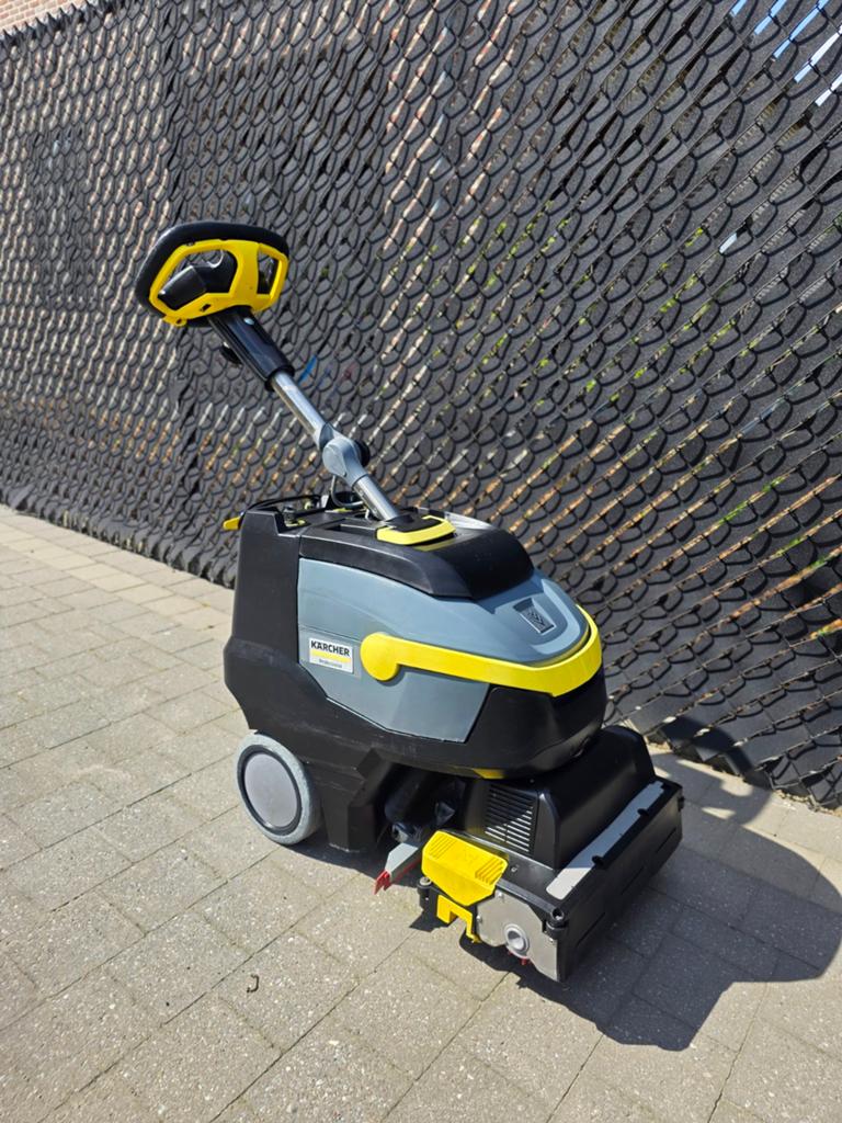 Karcher BR 35/12C Professional Schrobzuigmachine op batterij, Doe-het-zelf en Bouw, Reinigingsmachines, Zo goed als nieuw, Schrobmachine