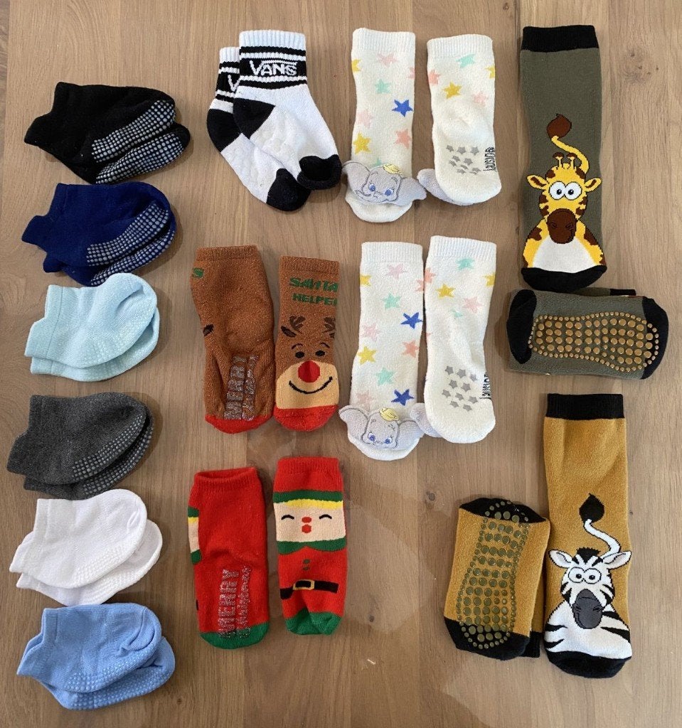 Pakket antislipkousjes - Zo goed als nieuw - Vans & Disney, Enfants & Bébés, Vêtements enfant | Chaussures & Chaussettes, Comme neuf
