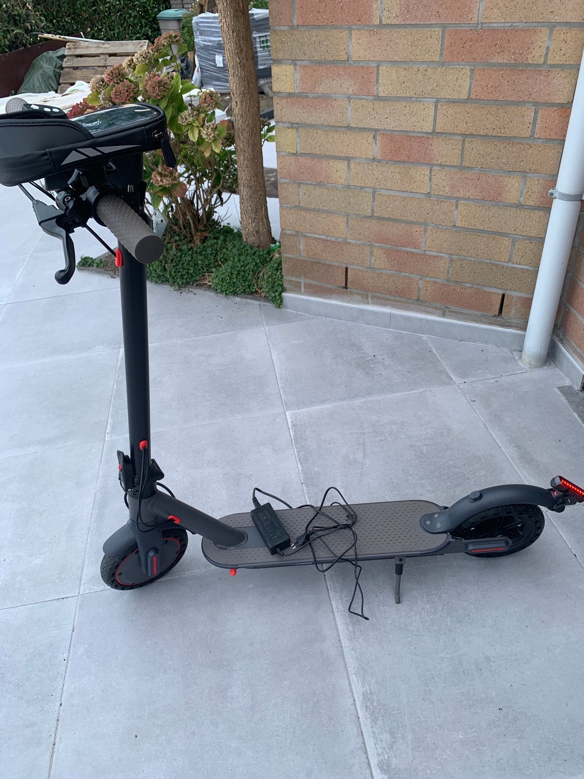 Trottinette 25km/h NEUVE, 43 km, Enlèvement, Comme neuf