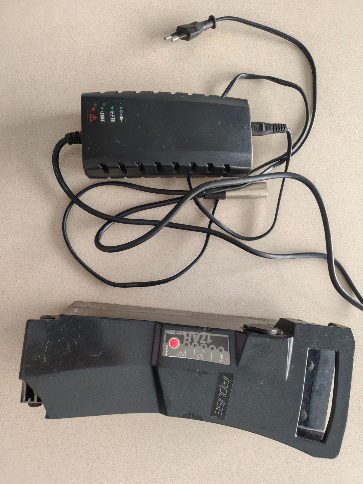 fietsbatterij en lader, Enlèvement, Utilisé