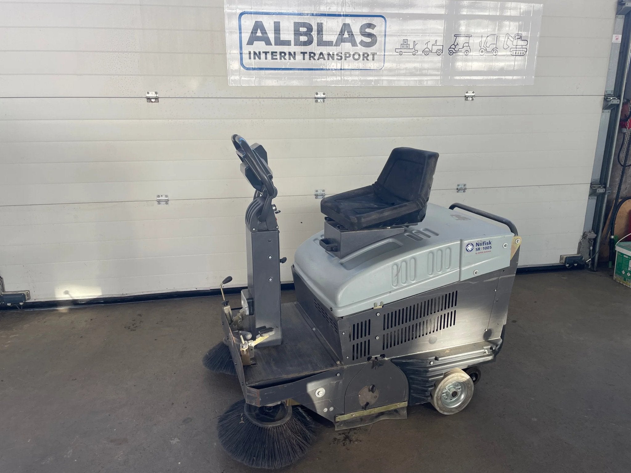 Nilfisk Opzitveegmachine, Nikfisk, Info@nilfisk.com, AS