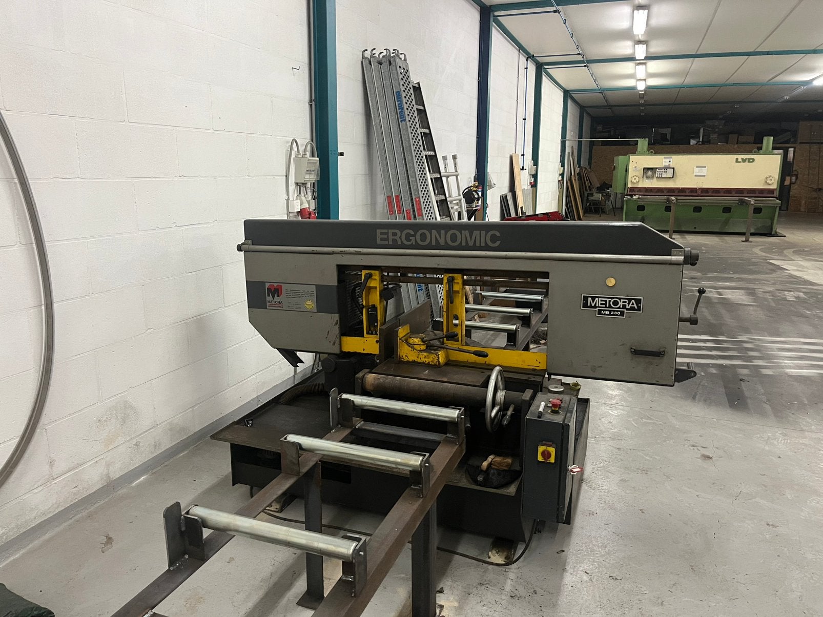 Zaagmachine,metaal ,bandzaag, Zakelijke goederen, Ophalen
