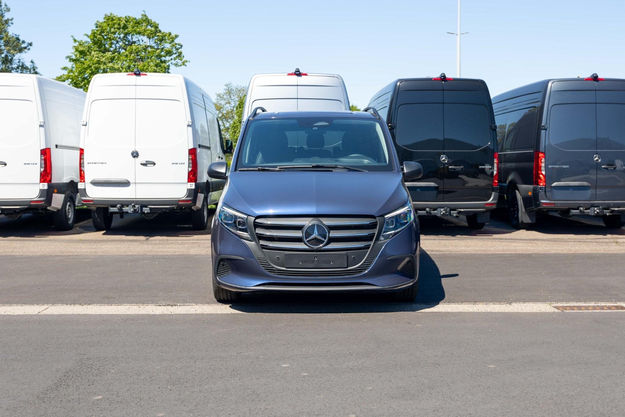 Mercedes-Benz Vito Tourer 119 CDI Select L2 9G-Tronic AHW-ko, Auto's, Automaat, Zwart, 4 cilinders, Blauw