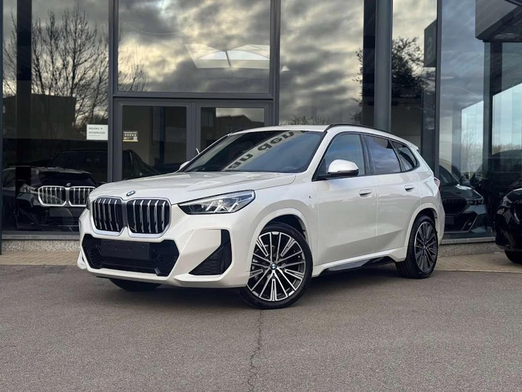 BMW X1 sDrive18i M Sport / PANODAK / TREKHAAK / DODE HOEK, Auto's, BMW, Lichtsensor, Gebruikt, Zwart, https://public.car-pass.be/vhr/9283a014-591e-4c93-a6a2-6c499eec71dd