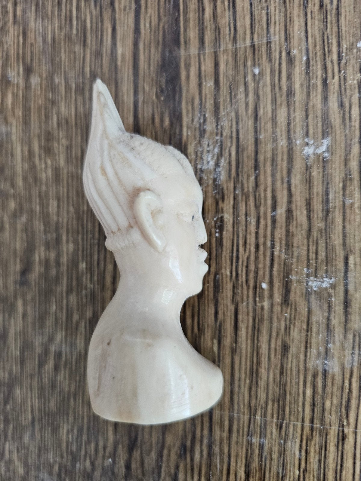Ancienne petite sculpture / buste - matière type ivoire, Enlèvement ou Envoi