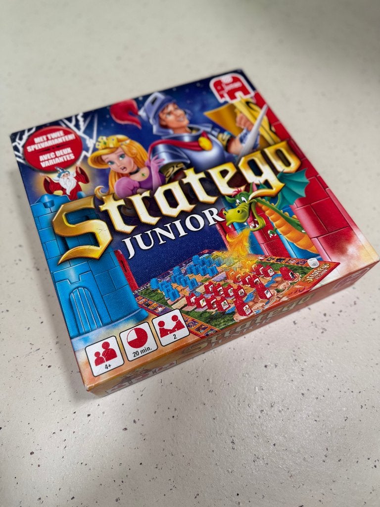 Stratego Junior - in hele goeie staat!, Een of twee spelers, Ophalen of Verzenden, Zo goed als nieuw, Jumbo