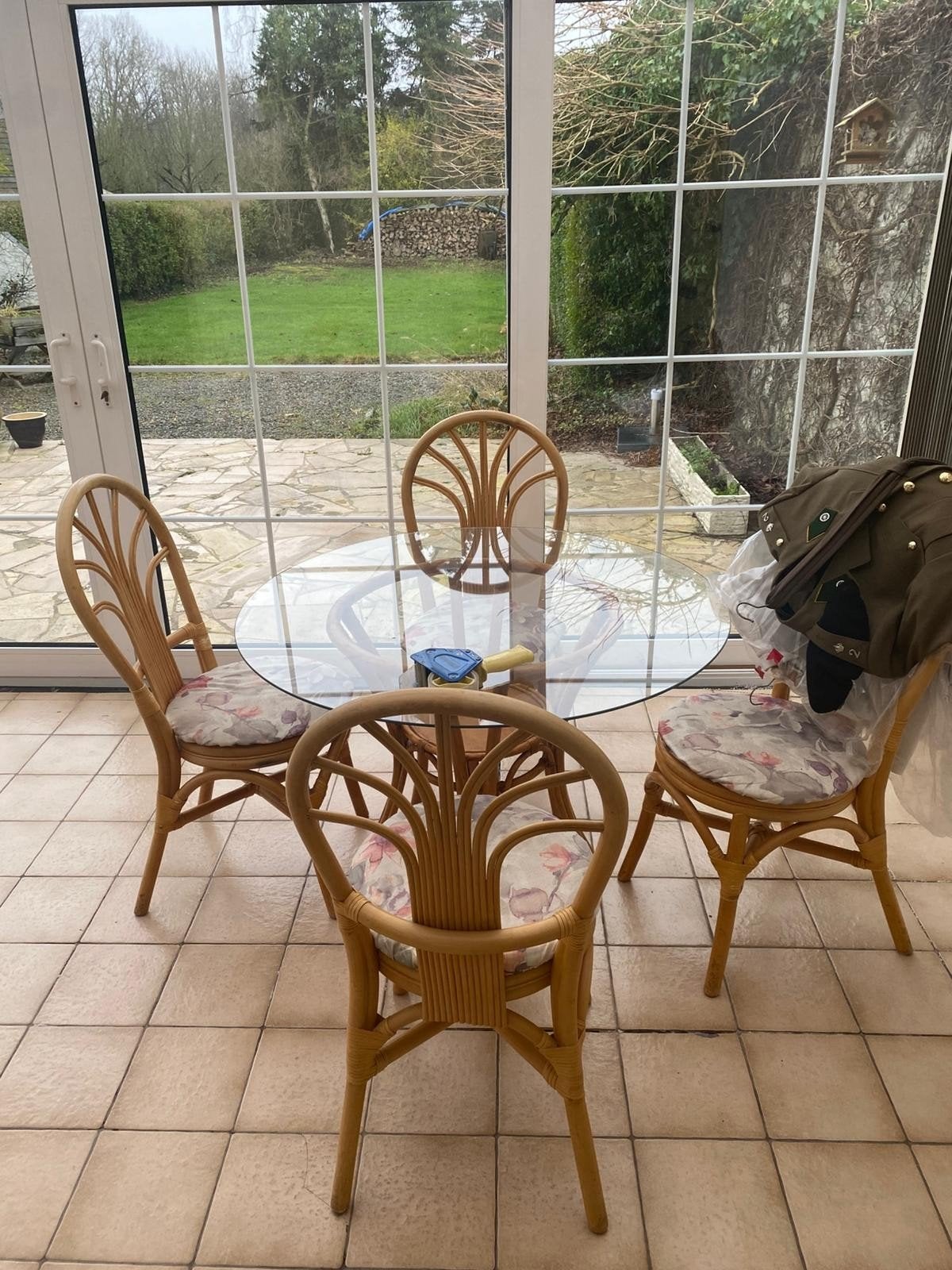 table plus quattre chaise plus fauteuil 2personne, Jardin & Terrasse, Enlèvement, Comme neuf, Chaise, 4 places