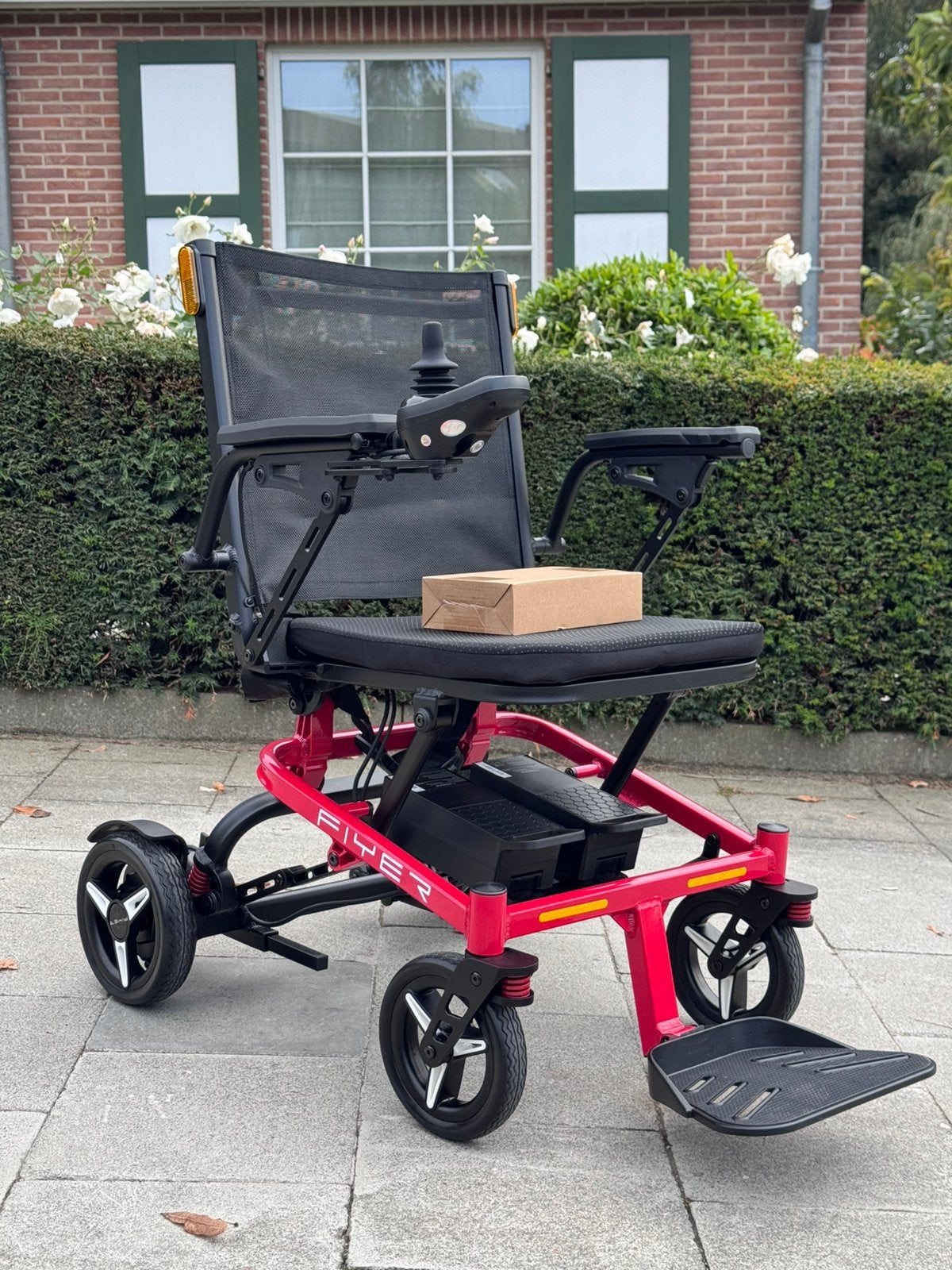 État Neuf léger FR16 — Fauteuil électrique Chaise roulante, Divers, Enlèvement ou Envoi, Pliant, Neuf, Fauteuil roulant électrique