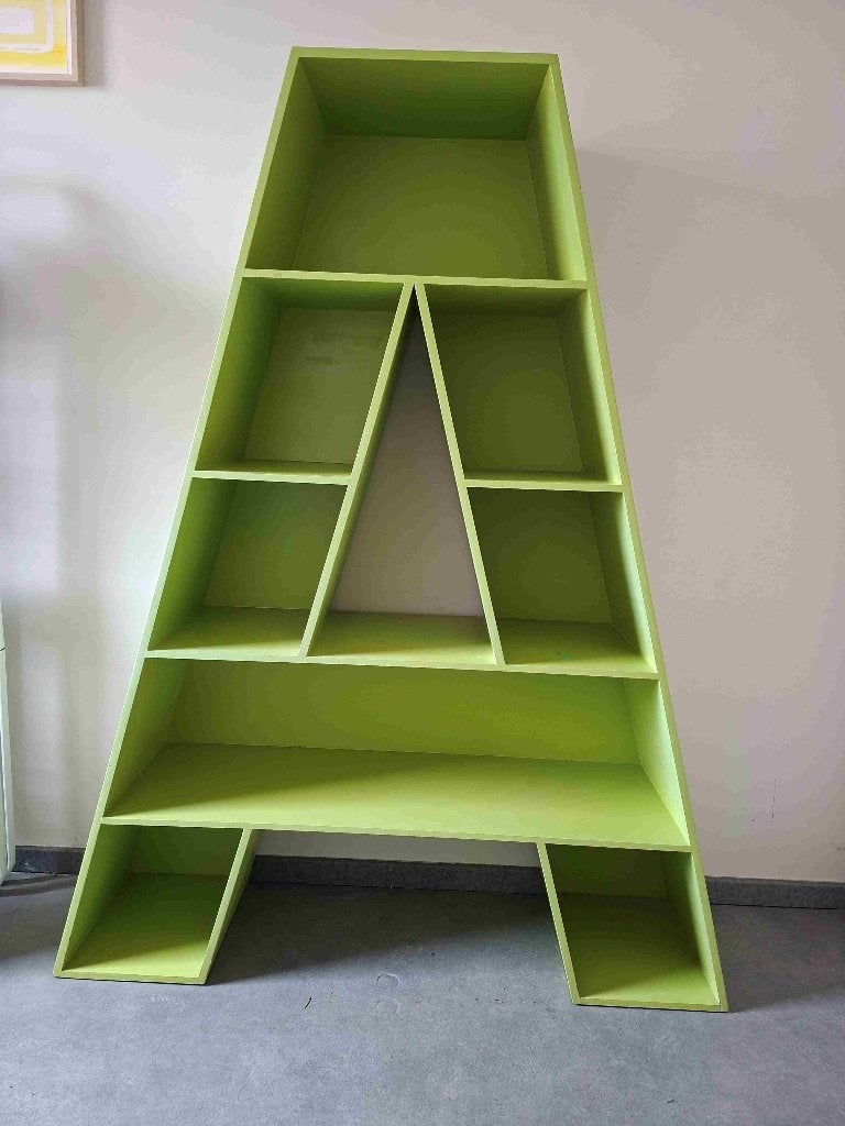 A lettervorm lichtgroene boekenkast = interieur!, Ophalen, Gebruikt, 100 tot 150 cm, Design