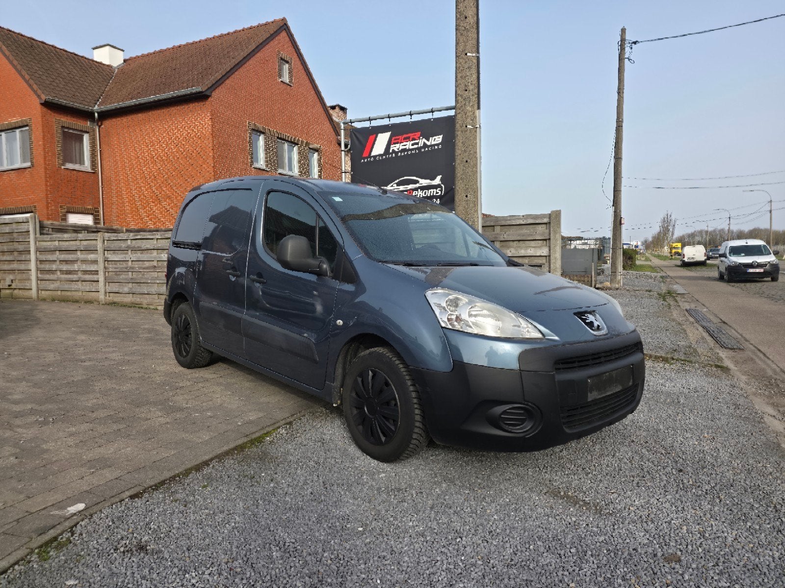 Peugeot partner 2011 lichte vracht (euro5), Auto's, Voorwielaandrijving, Euro 5, Stof, Zwart
