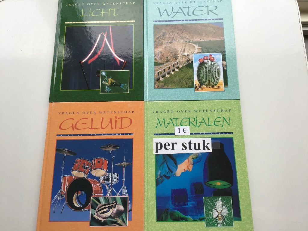 4 boeken : "Vragen over Wetenschap" Artis Historia en 20, Ophalen of Verzenden, Zo goed als nieuw