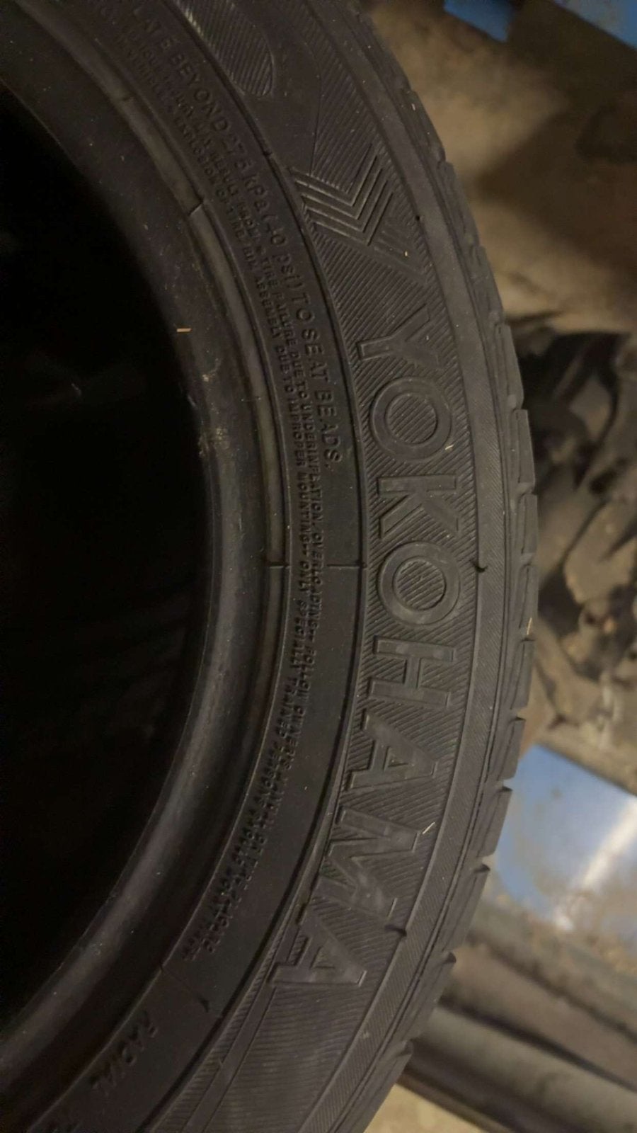 Pneus 185/60r14 yokohama, Enlèvement, Comme neuf