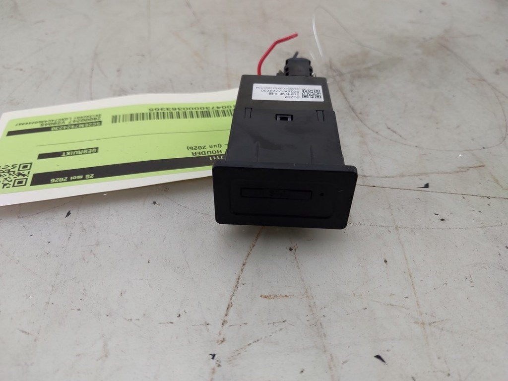 DIVERSEN Simkaart houder BYD Seal U (|SC2EM7924230|), Dhr. J. Ham, Gebruikt, Overige automerken, Administratie@autoham.nl