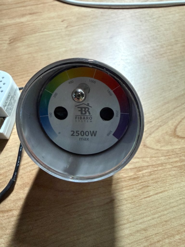 Fibaro wall plugs en Aeotec verbruik meting, Enlèvement, Comme neuf