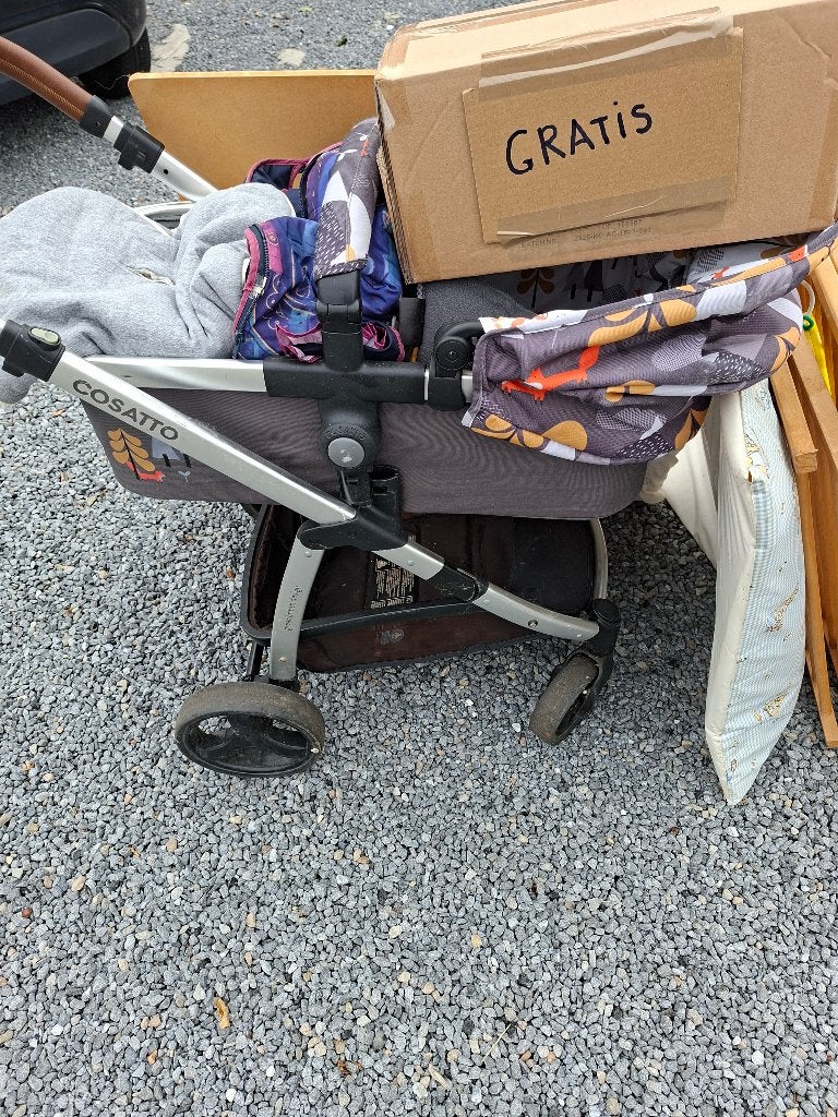 Kinderbox. En kinderwagen, Ophalen, Gebruikt, Kinderwagen, Verstelbare duwstang