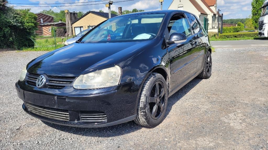 VW golf 1.6i AUTOMAAT wordt GEKEURD AIRCO euro 4 OHBOEK 2004, 75 kW, Stof, 4 cilinders, 1600 cc