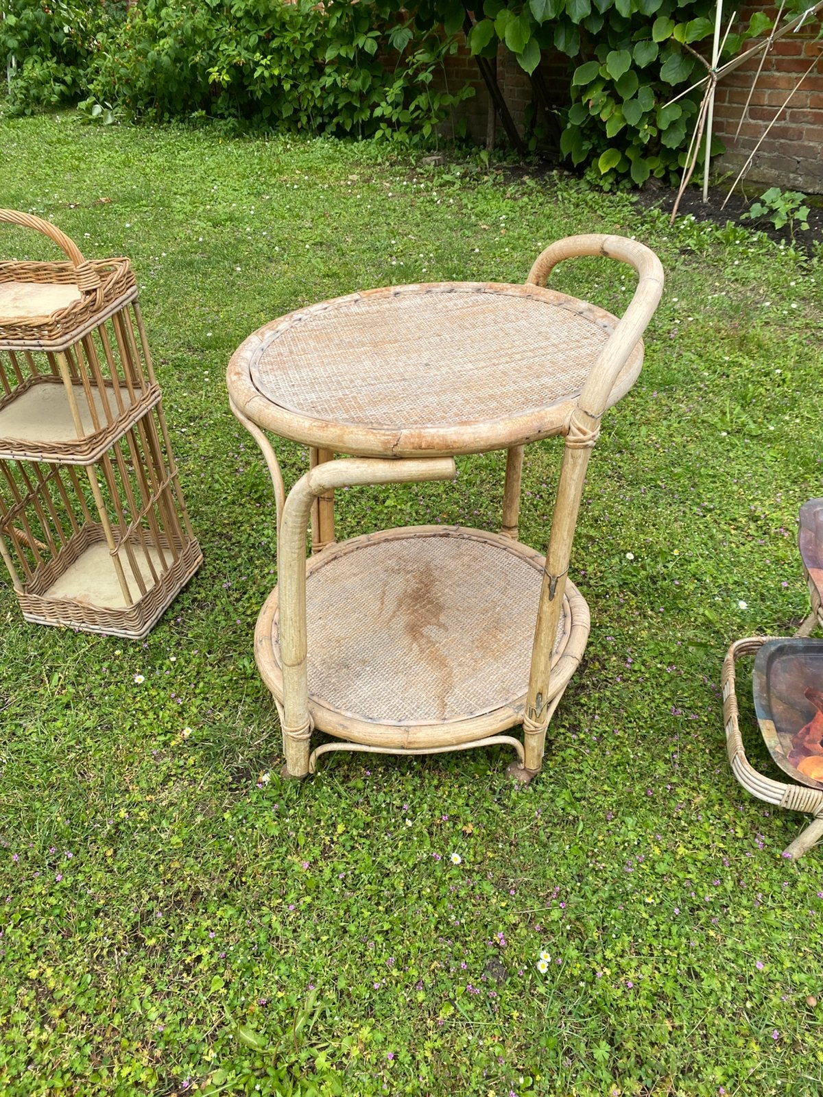 Achetez 1 table d'appoint en osier, 5 gratuites, Enlèvement