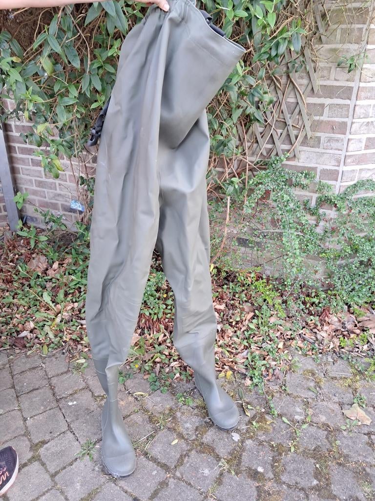 Vijverbroek waadpak, Ophalen
