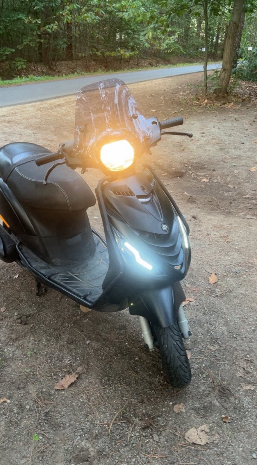 GEZOCHT A KLASSE SCOOTER, Ophalen, Zip, Zo goed als nieuw