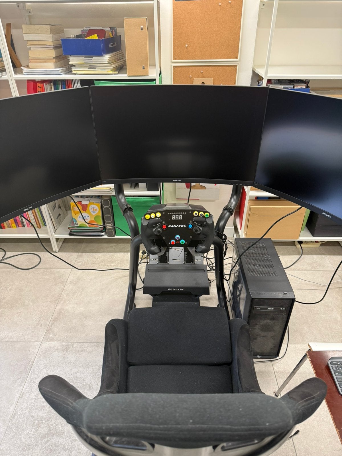 Simracing - simulateur de course complet - Fanatec CSL F1, Ophalen, Houder/standaard, Force feedback, Zo goed als nieuw