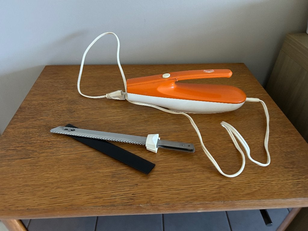Elektrisch mes (vintage retro), Ophalen, Gebruikt, Kunststof, Snijmachine