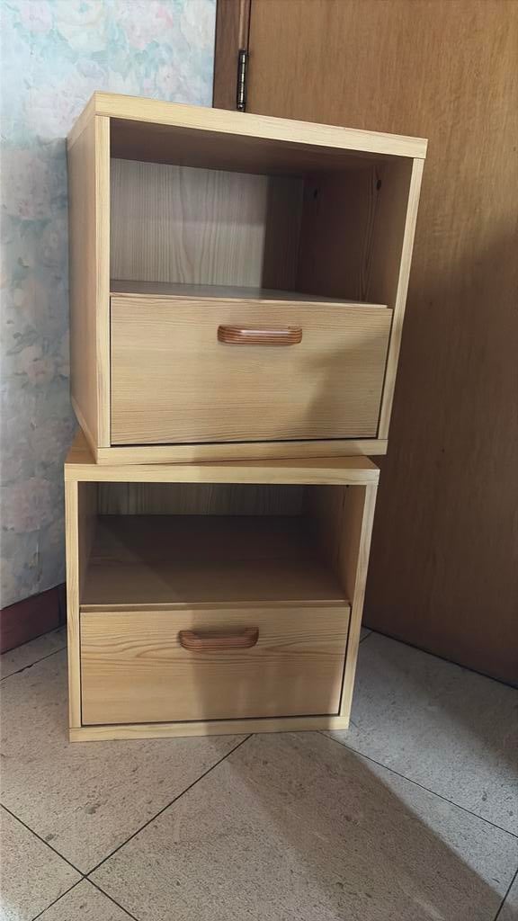 Paar nachtkastjes — Scandinavische stijl/licht hout, Huis en Inrichting, Ophalen, Zo goed als nieuw, Hout
