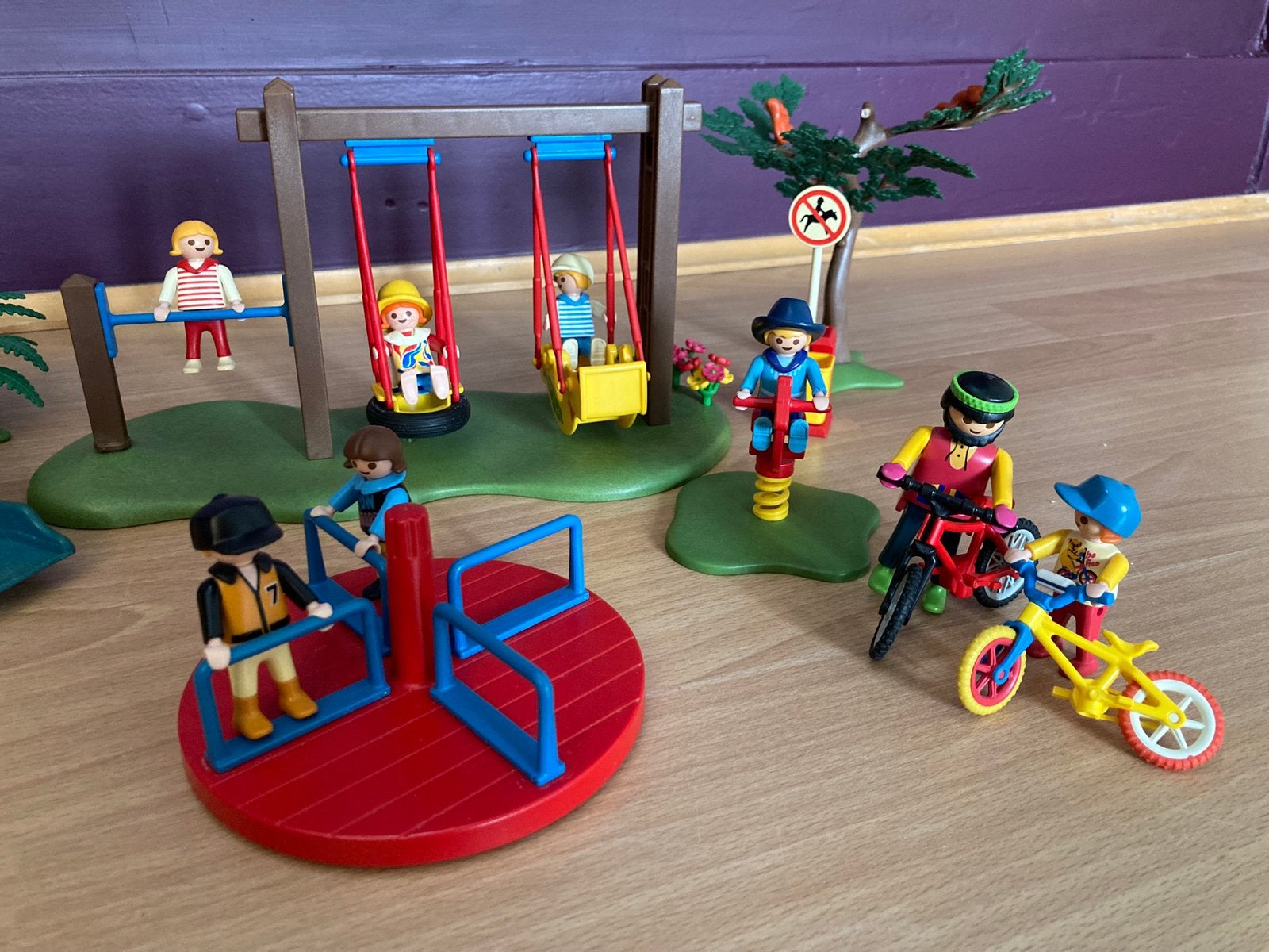 Playmobil - speeltuin, Kinderen en Baby's, Speelgoed | Playmobil, Ophalen, Gebruikt, Complete set, Figuren