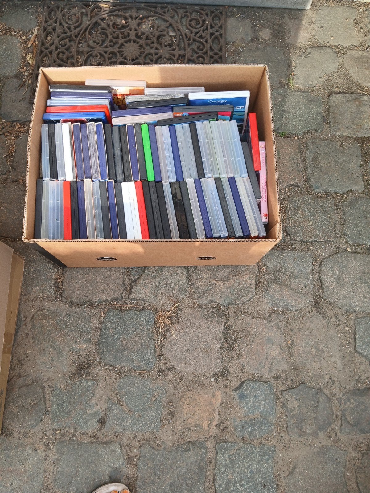kinder dvds  doos 10 euro, Cd's en Dvd's, Ophalen