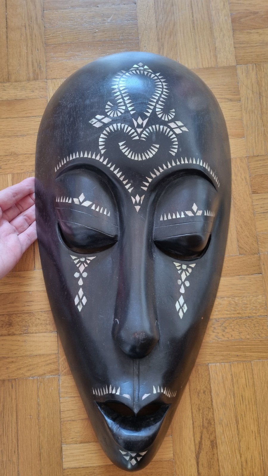 Masque decoratif Africain, Enlèvement