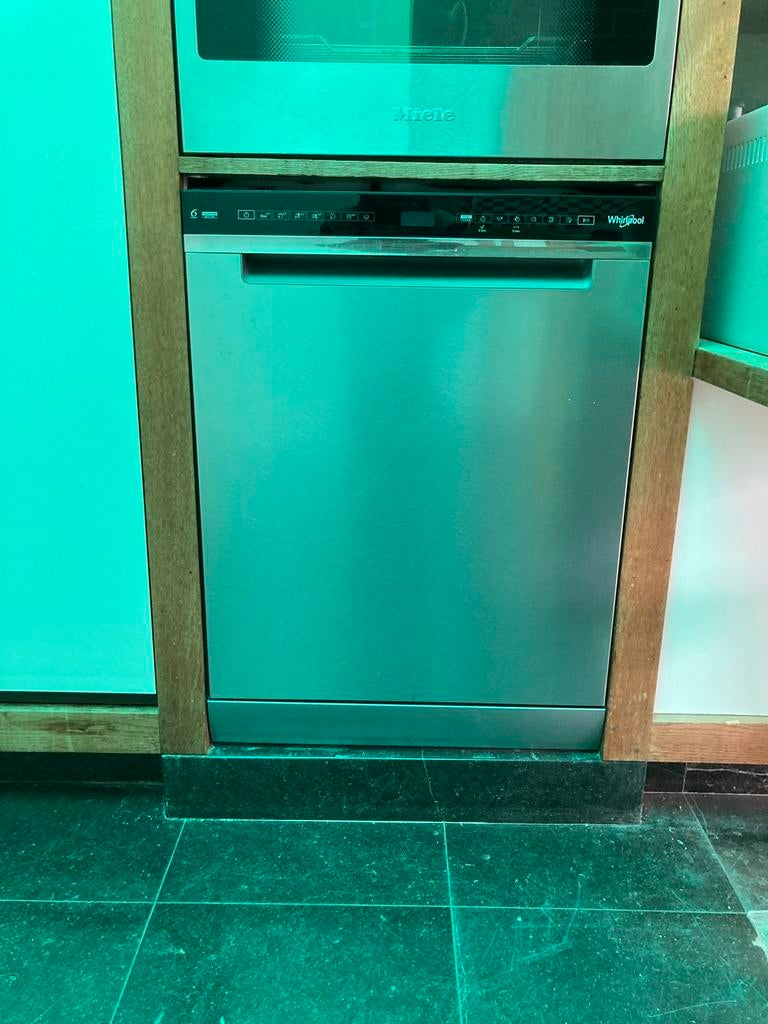 Vrijstaande vaatwasser Whirlpool, Elektronische apparatuur, Ophalen, Zo goed als nieuw, Vrijstaand