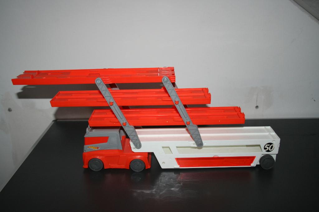 vrachtwagen van Hot Wheels, Ophalen of Verzenden, Zo goed als nieuw