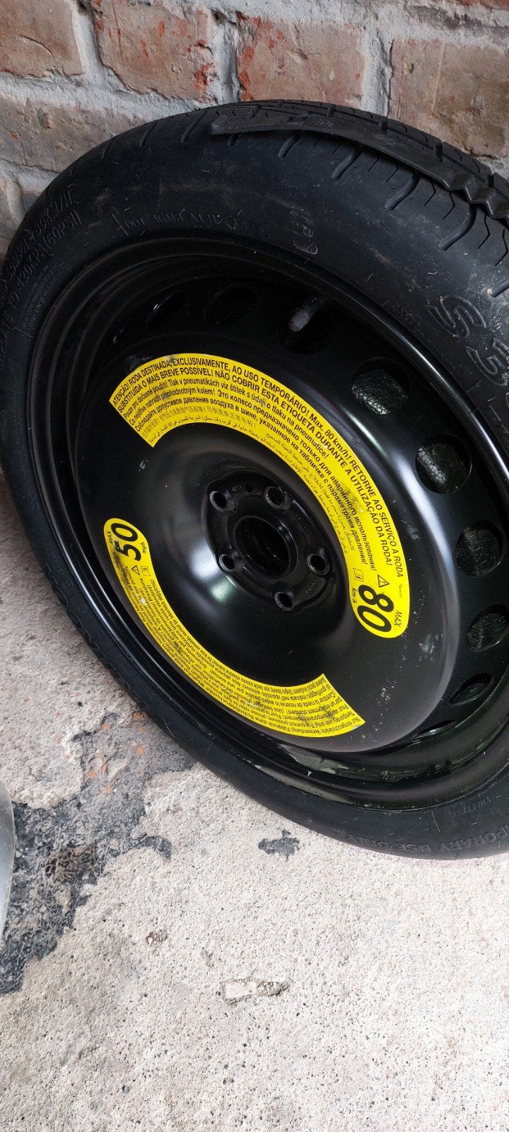 Roue galette Audi. VW 125/70R19, Enlèvement